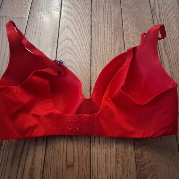 Elegant Red Lace Women's Victorias Secret Incredible Lined Demi New With Tags - Picture 3 of 7